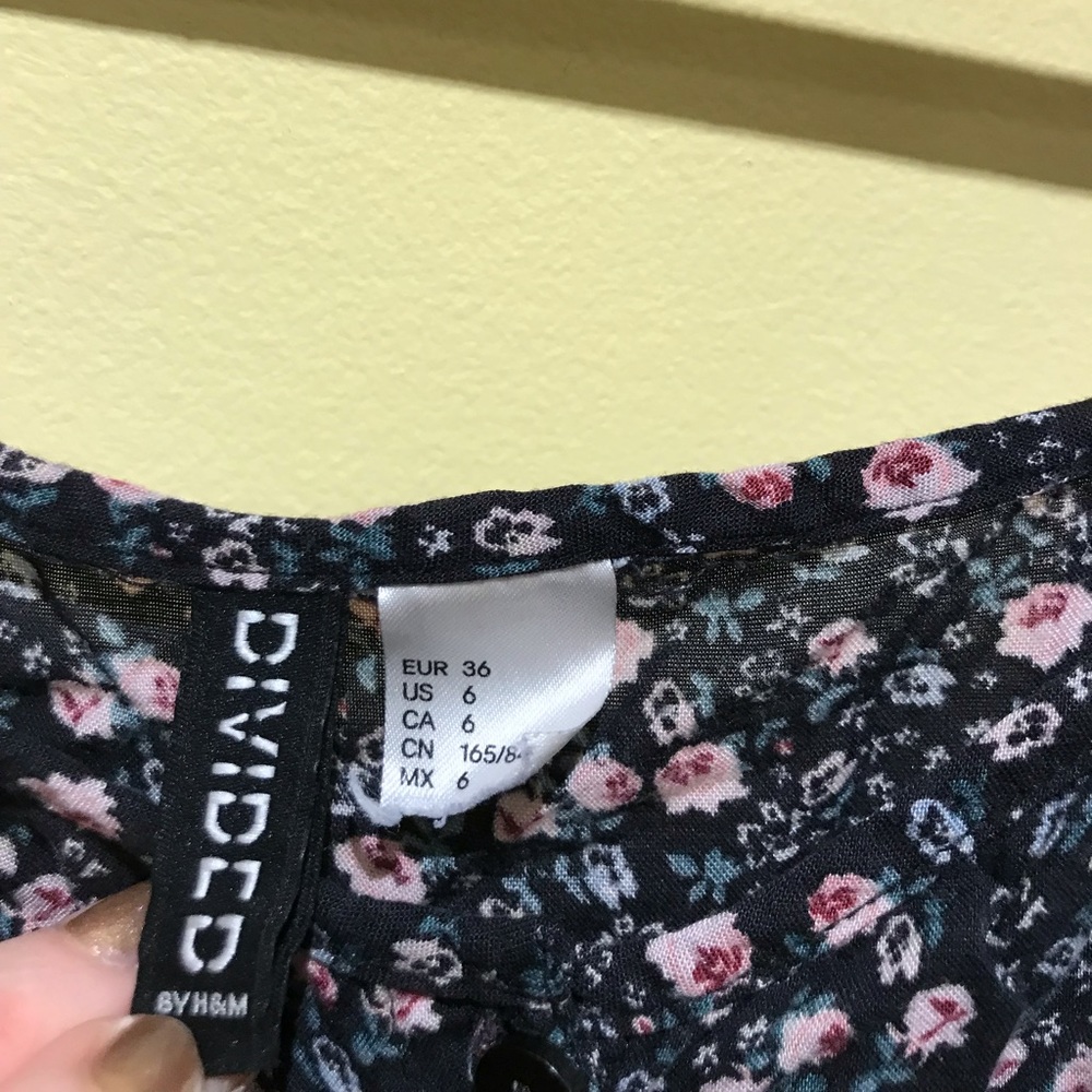 H&M Divided Flower Patterned Mini Dress - Picture 4 of 4
